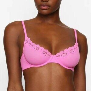 SKIMS Fits Everybody Lace Unlined Scoop Bra- I have the Clay ONLY 34B